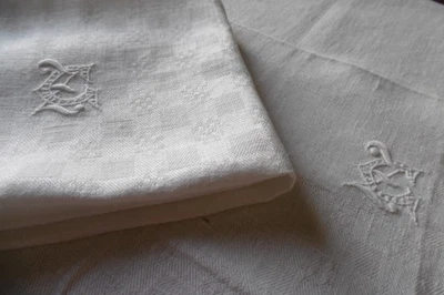 2 belles serviettes MONOGRAMMéES en lin damassé - Photo 1/4