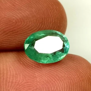 Esmeralda natural de Zambia de 2,10 quilates ovalada bonita piedra preciosa verde buen brillo - Imagen 1 de 4