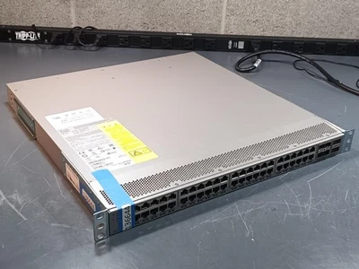 Conmutador Cisco Nexus N9K-C9348GC-FXP 1RU 48 puertos 1G RJ45 / 4x 40/100G QSFP28 Foto 1 de 3