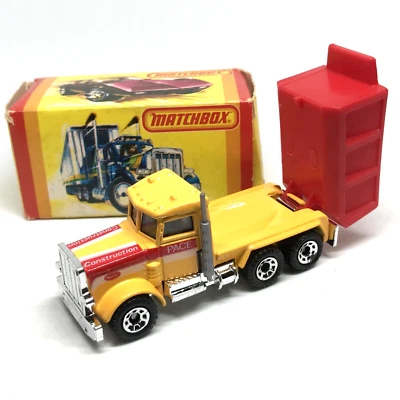 Matchbox No. 30 Peterbilt Quarry Truck 1981/1992 Yellow/Red Thailand W/Box 1:80 - Image 1 of 4