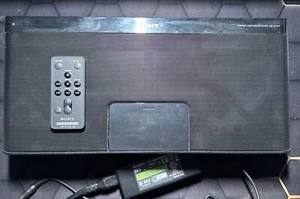 Sony RDP-XF100IP Personal Audio Docking System with Adapter & Battery With iPod - Picture 1 of 6