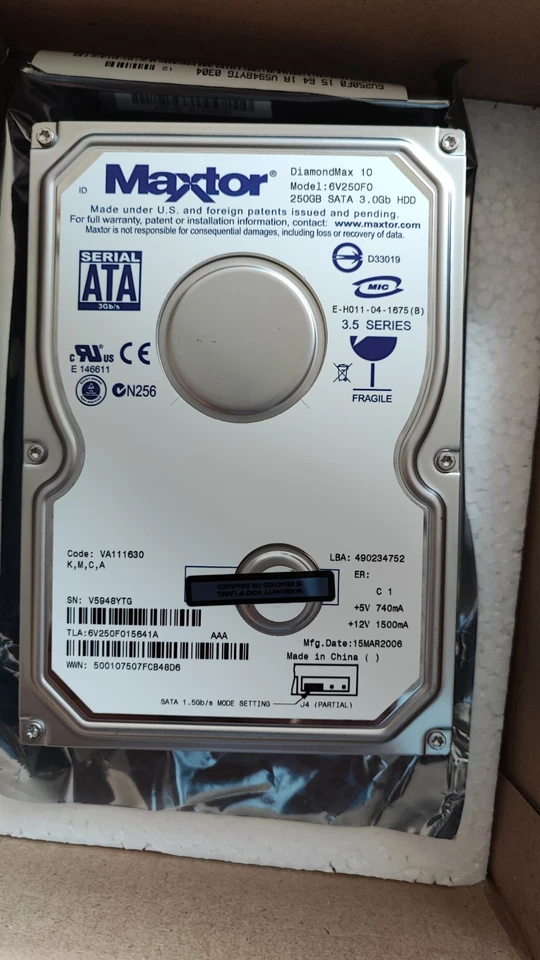 Maxtor DiamondMax 10 SATA 3.0Gb Model: 6V250F0 3.5 Series  New Open Box - Image 1 of 4