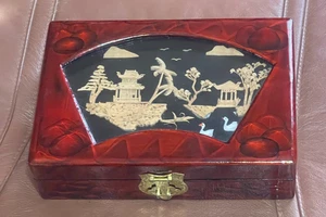 Vintage chinesische lackierte geschnitzte Kork Diorama Kunst Schmuckschatulle 5,5" x 3,5" - Bild 1 von 6