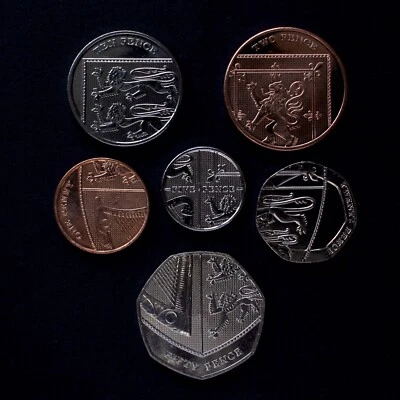 UK Coin Royal Shield of Arms Penny 50p Uncirculated UNC British Queen Elizabeth - Image 1 of 2