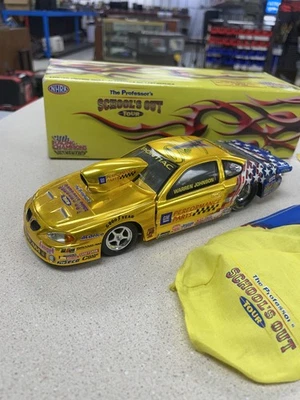 NHRA 1/24 RC2 WARREN JOHNSON AUTOGRAPHED 2005 PONTIAC YELLOW CHROME 1/252 #87 - Image 1 of 4