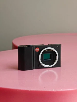 Cámara sin espejo Leica T (tipo 701) montura L con batería y accesorios originales Foto 1 de 4