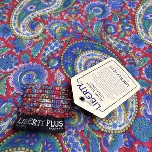 Liberty 75 cm x 180 cm Blumen Wolle New Old Shop Stock Originale. (10D) - Bild 1 von 8