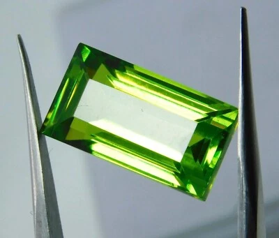 Piedra preciosa suelta certificada verde grado natural AAA peridoto corte baguette de 10,16 quilates Foto 1 de 4