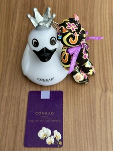 Hilton Conrad, Tokyo, Japan 🇯🇵 - Gummiente, Bär Schlüsselanhänger & Zimmerschlüsselkarte - Bild 1 von 1