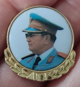 🔴JOSIP BROZ TITO a badge issued in the occasion of his visit Korea 1977 🔴RARE - Picture 1 of 6