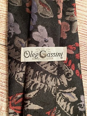 Corbata para hombre Oleg Cassini estampado floral fondo negro multicolor en muy buen estado Foto 1 de 4