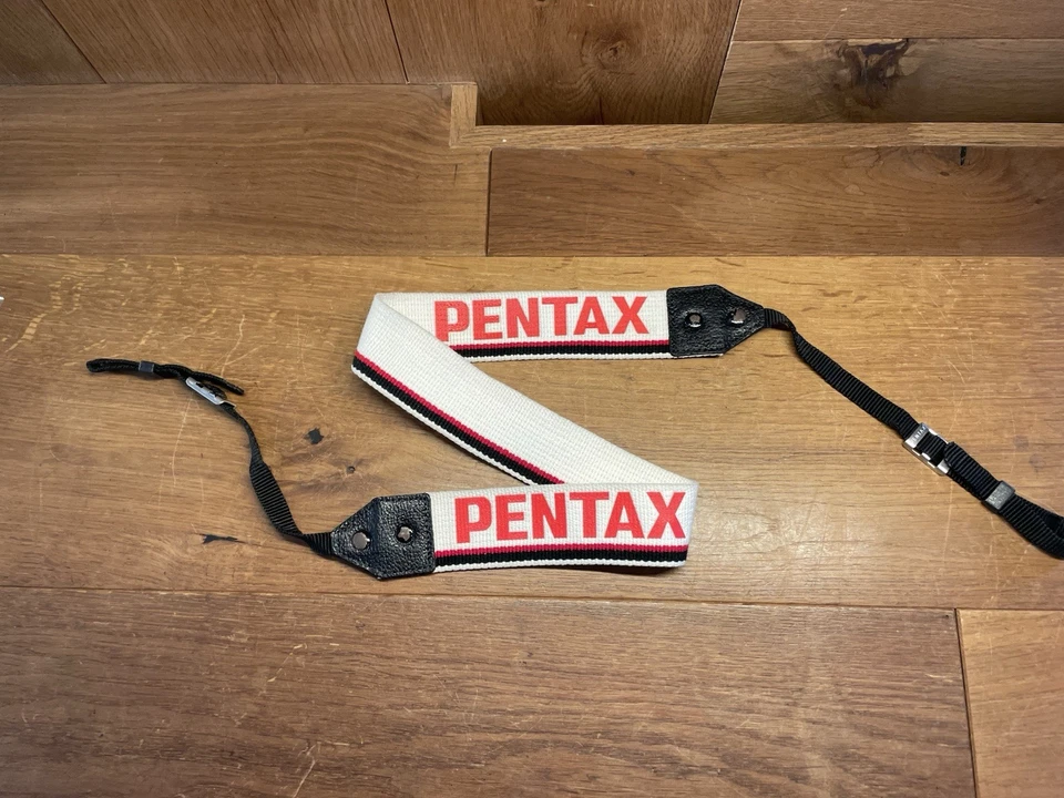 *Perto de ESTADO PERFEITO ++* Pentax Branco e Vermelho Câmera Alça de Ombro no Pescoço 4cm Do Japão - Imagem 1 de 4