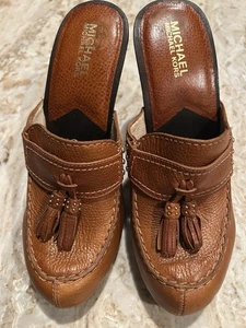 Michael Kors braune Leder Obermaterial 4" Absatz Pantoletten Größe 7M Quasten Clogs - Bild 1 von 10