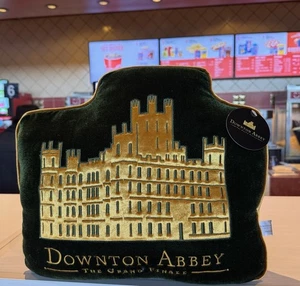 Almohada de película Downton Abbey The Grand Finale Cinemark AMC Regal - Imagen 1 de 4