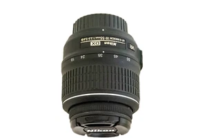 Nikon DX AF-S 18-55mm F/3.5-5.6 G Lens - Photo 1 sur 1