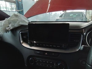 KIA PROCEED AUDIO & SAT NAV DISPLAY SCREEN - Picture 1 of 6