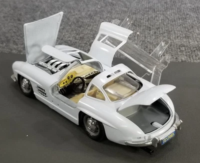 BbURAGO TESTERS ESCALA 1/24 MERCEDES ALA DE GAVIOTA METAL DIECAST COCHE MODELO ITALIA Foto 1 de 4