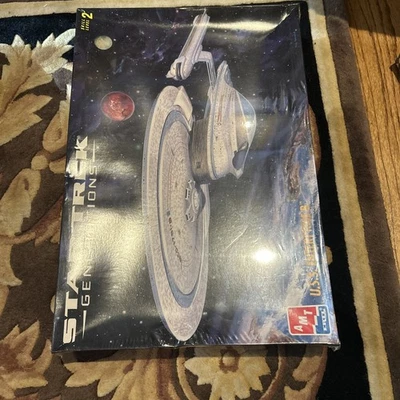 AMT - #8762 - Star Trek Generations - U.S.S. Enterprise B - NEW/MINT - Image 1 of 4
