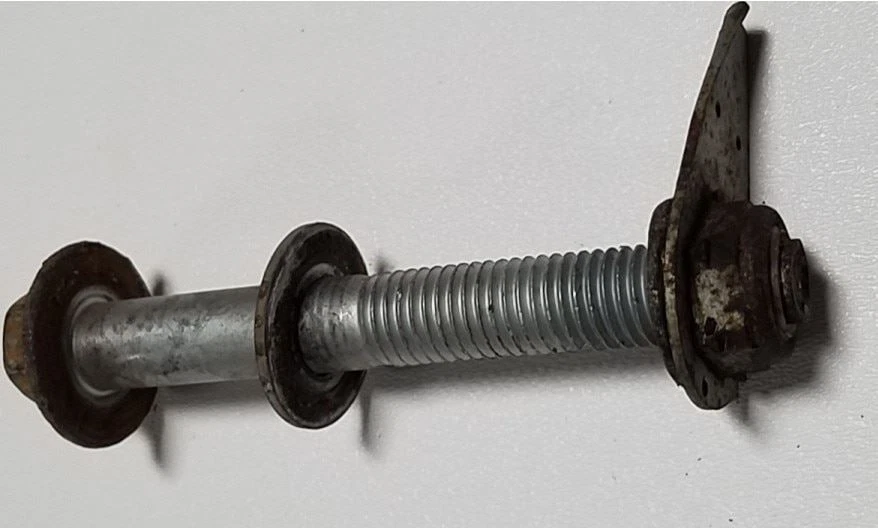 1993 1994 1995 1996 1997 1998 Lincoln Mark VIII Rear Shock Lower Control Arm Bol - Image 1 of 4