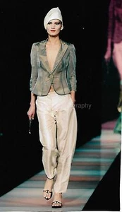 RUNWAY MODEL 1980's Fashion FOUND PHOTO Color ORIGINAL Snapshot VINTAGE 43 43 B - Picture 1 of 1