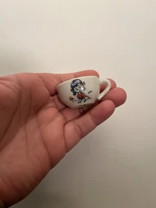 Piccola tazza da tè vintage made Japan ceramica ragazza HTF fiore miniatura RARA mini bambino - Foto 1 di 3