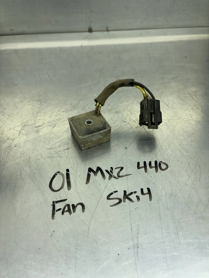97 98 99 00 01 Ski-Doo Formula MXZ 440 500 Ventilador OEM Regulador de Voltaje Rectificador Foto 1 de 3