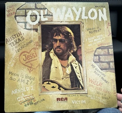 Waylon Jennings Ol’ Waylon Vinyl Record 12” 33 RPM APL1-2317 RCA Victor 1977 - Image 1 of 4