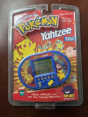 ¡NUEVO Y PRECINTADO! De colección 1999 Pokemon Yahtzee Juego Electrónico Portátil Hasbro Nintendo Foto 1 de 2
