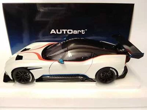 Autoart Aston Martin vulcan stratus white blue red stripes 1/18 70261 - Foto 1 di 3