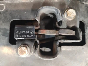 2006 - 2012 Mercedes R350 Front Hood Lock Latch OEM - Picture 1 of 6