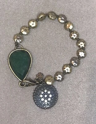 Pulsera Lucky Brand Oro Texturizado Cuentas Con Piedra Verde Redondo Cristal Dije Foto 1 de 4