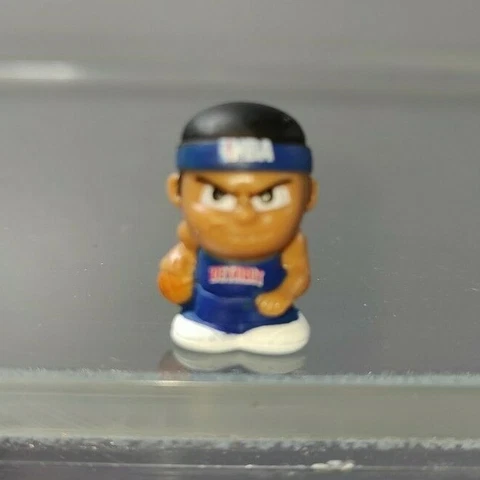 RARE 1" TALL DETROIT PISTONS NBA SERIES 1 TEENYMATES BASKETBALL FIGURE Cover