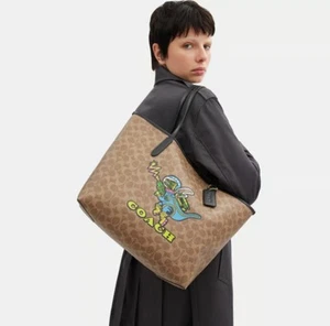 Borsa Coach Cosmic City Tote Bag in tela firmata con stampa rexy marrone multi - Foto 1 di 8