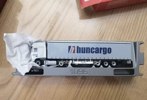 Herpa 1:87  DAF semi-trailer truck model - Picture 1 of 4