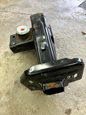 🔅2021-2025 FORD F-150 OEM. KIT DE REPUESTO DE EXTREMO DE RIEL DE MARCO - LADO DEL PASAJERO Foto 1 de 4