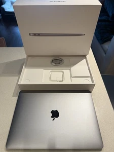Apple MacBook Air 13” A2337 (2020) Apple M1 16GB Memory 500GB SSD - Zdjęcie 1 z 9