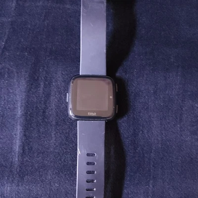 Fitbit Versa 1 Smart Watch Fitness Activity Tracker Black FB504 NON TESTED - Image 1 of 4