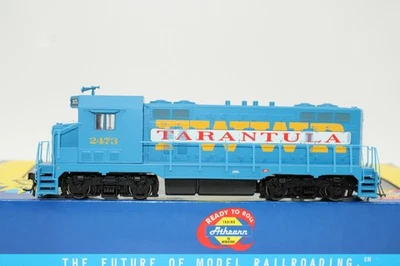 Athearn HO Fort Worth Western Tarantula CF7 Angled Cab Locomotive #2473 DCC Rdy - Image 1 of 4