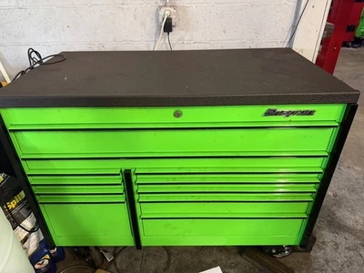 snap on tool box used in extreme green - Image 1 of 4