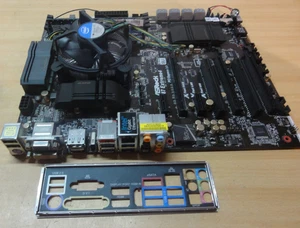 Mainboard Bundle ASRock Z87 Extreme4 Cpu Intel i7-4771 4GB RAM - Zdjęcie 1 z 6