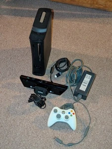 Microsoft Xbox 360 Elite 120GB Schwarz Spielekonsole Bundle mit Kabelgebundenem Controller FUNKTIONIERT - Bild 1 von 10