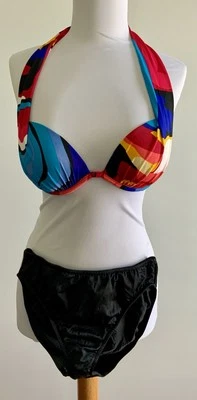 Top de bikini Venus 2 piezas talla B 32C/34B/36A y parte inferior negra talla 6; con aros Foto 1 de 4