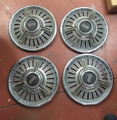 Nova Impala SS Camaro. Hubcaps Vintage - Image 1 of 4