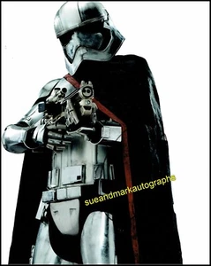 Autógrafo firmado por Gwendoline Christie Captain Phasma Star Wars UACC RD 96 - Imagen 1 de 1