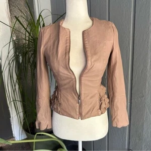 Antonio Melani Luxury Collection rosa weiche Lederjacke XS Mantel Rüschen 359 $ - Bild 1 von 10