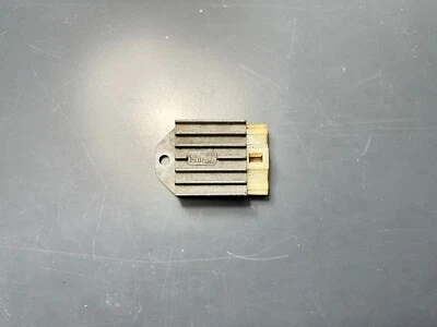 Regulador de tensión KTM Sx Exc 125 200 250 300 380 400 450 520 525 Foto 1 de 4