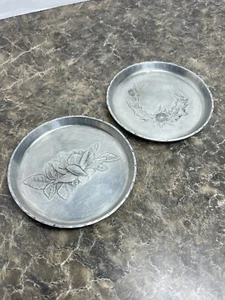Wendell August Forge Hammered Aluminum Pair of Vintage Floral Bowls - Picture 1 of 5