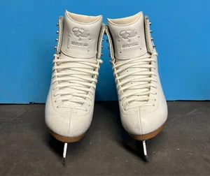 Jackson Elle boots size 4.5 R with Ultima Mirage blade (Gently Used) - Picture 1 of 5