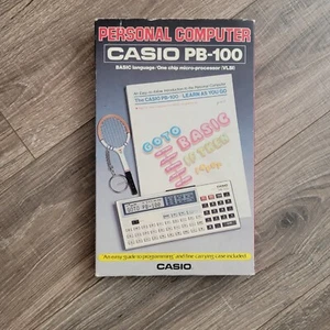 Mini Computadora de Bolsillo Personal CASIO PB-100 de Colección Idioma Básico Hecha en Japón - Imagen 1 de 23