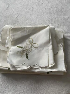 Table Cover White And Gold - Picture 1 of 4